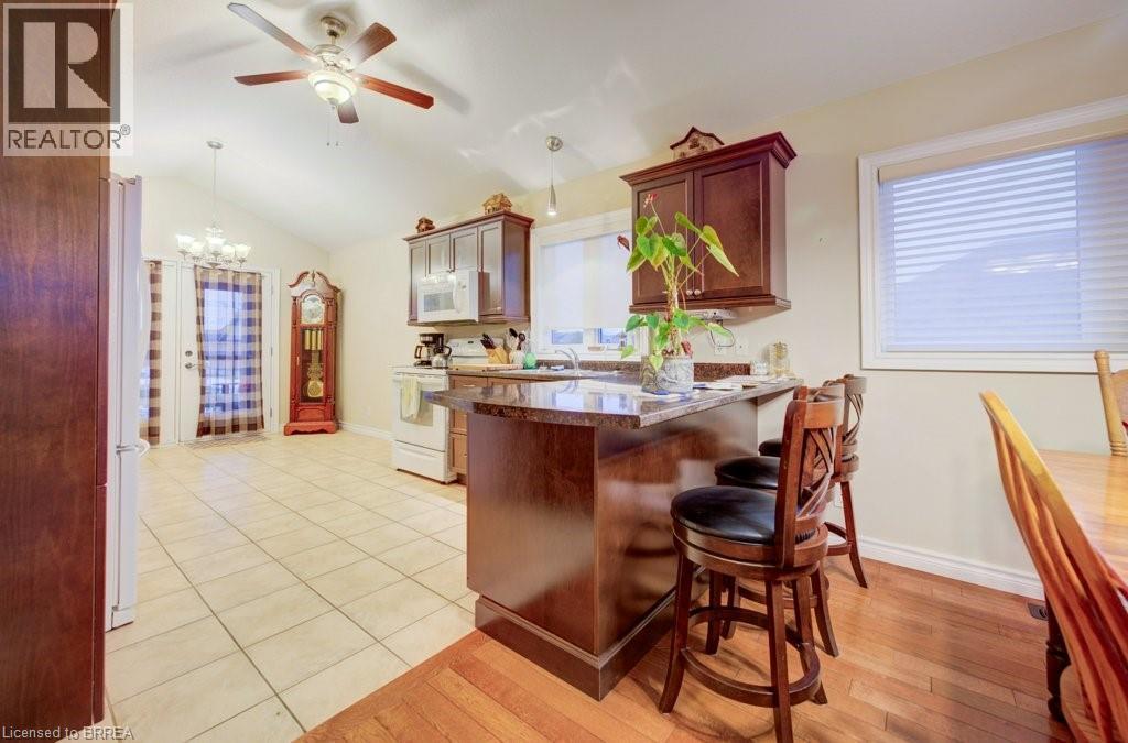 48 WILLOWDALE Crescent - 9