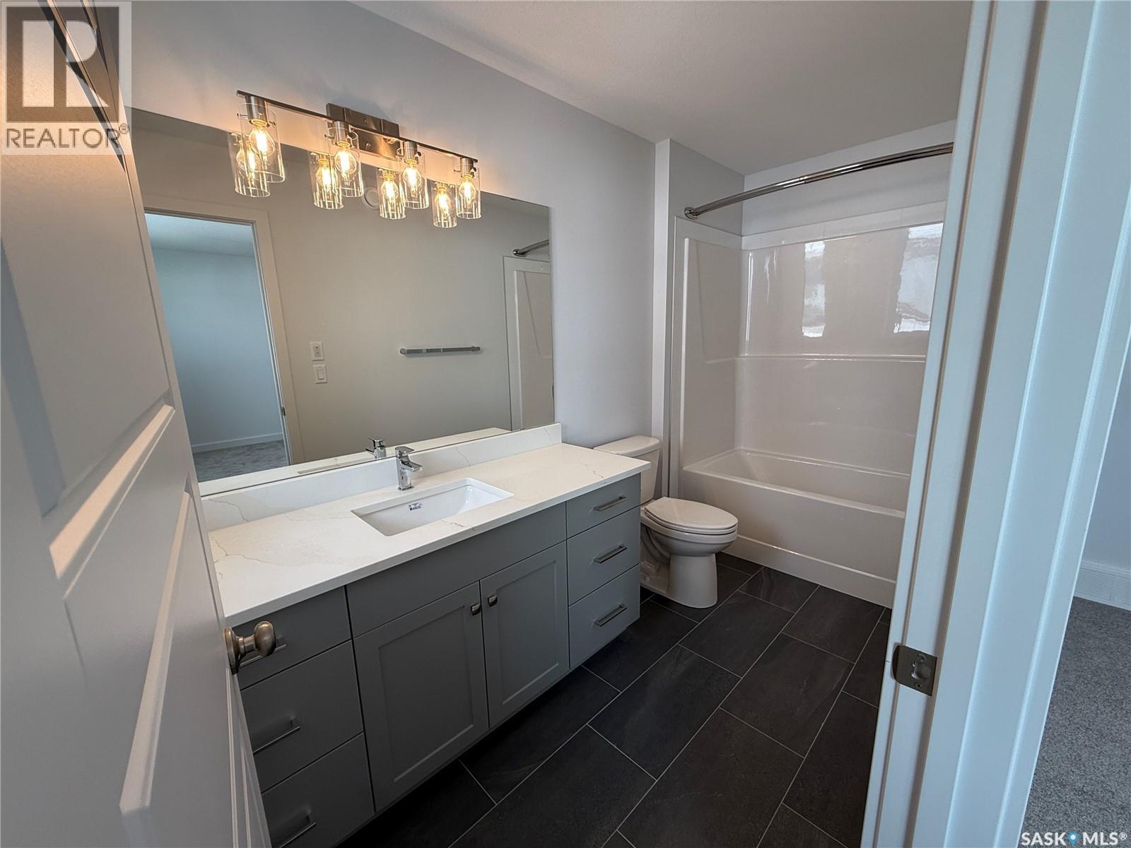 919 Traeger MANOR - 9