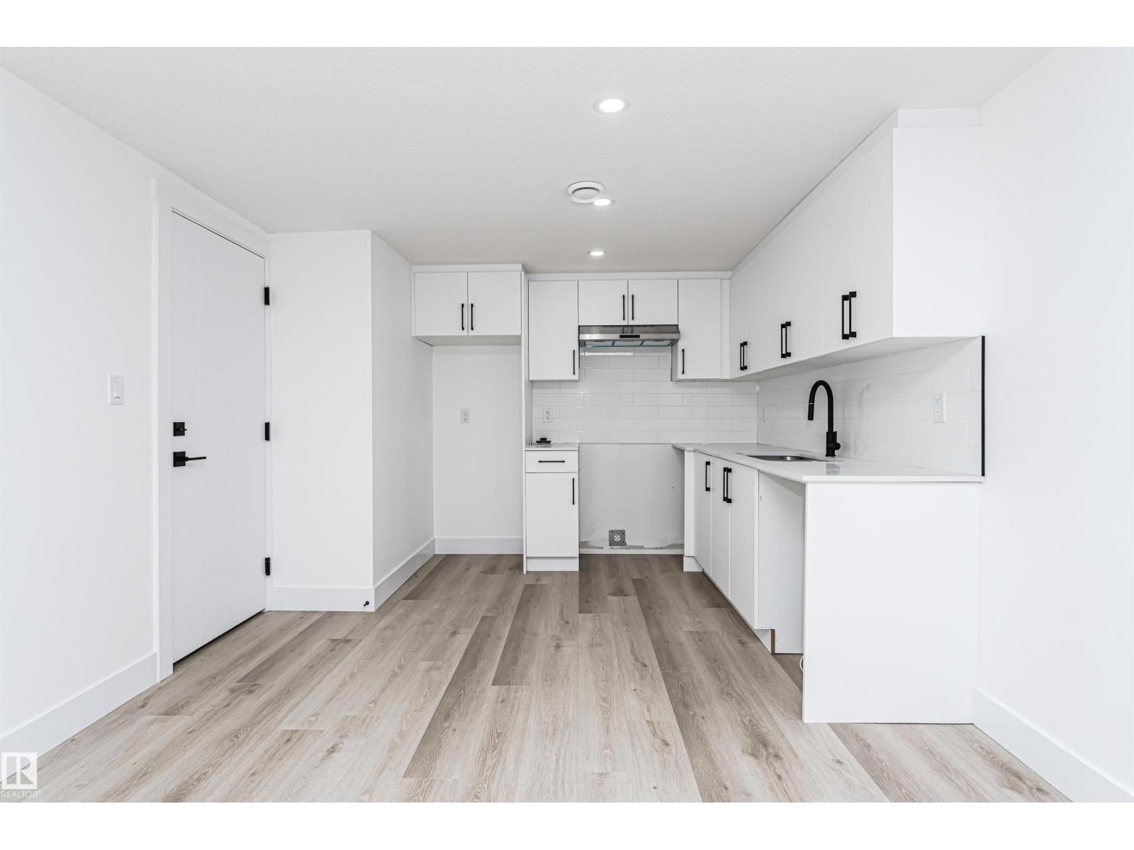 9624 86 ST NW, Edmonton