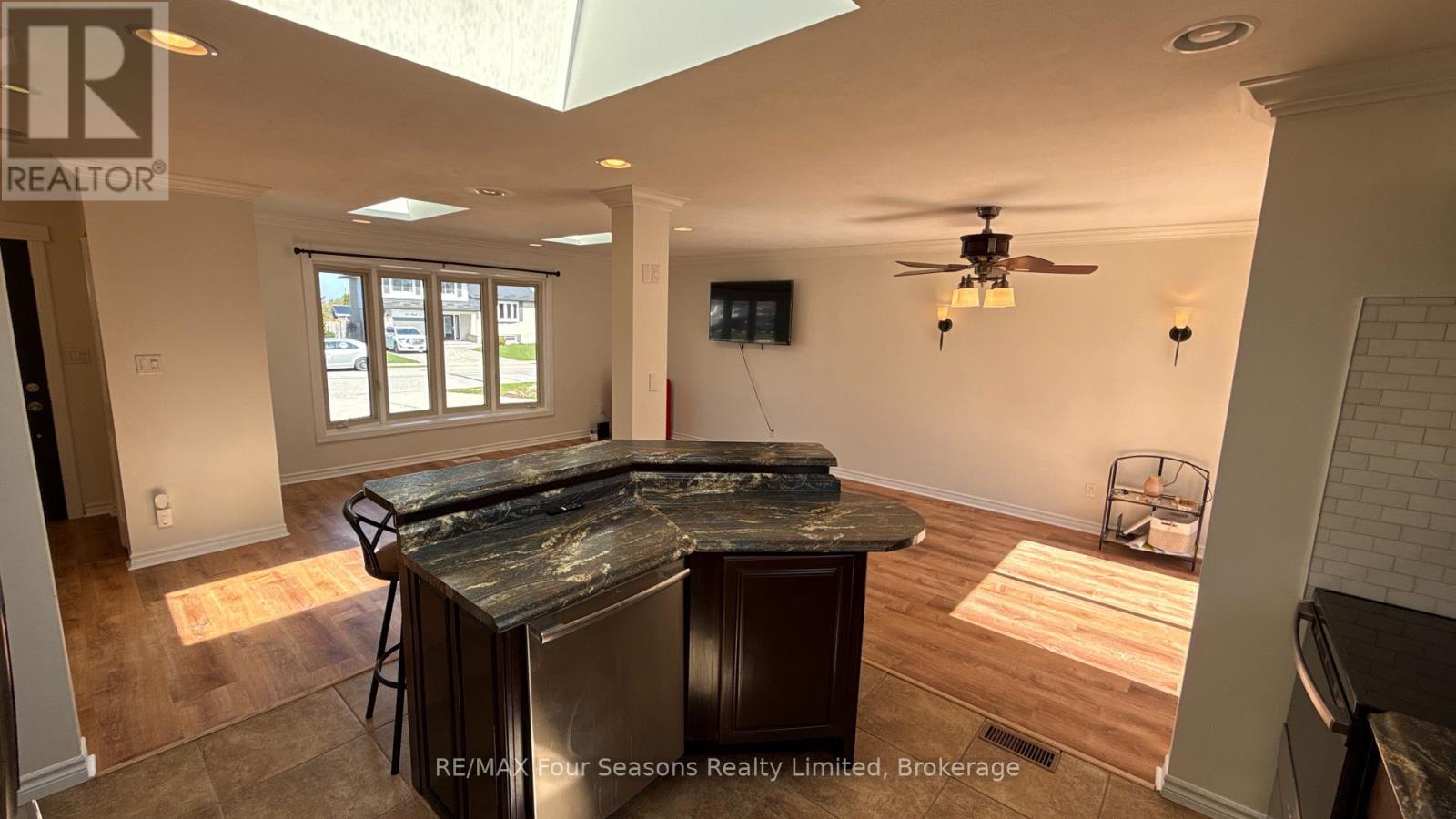 599 THEDE DRIVE - 16