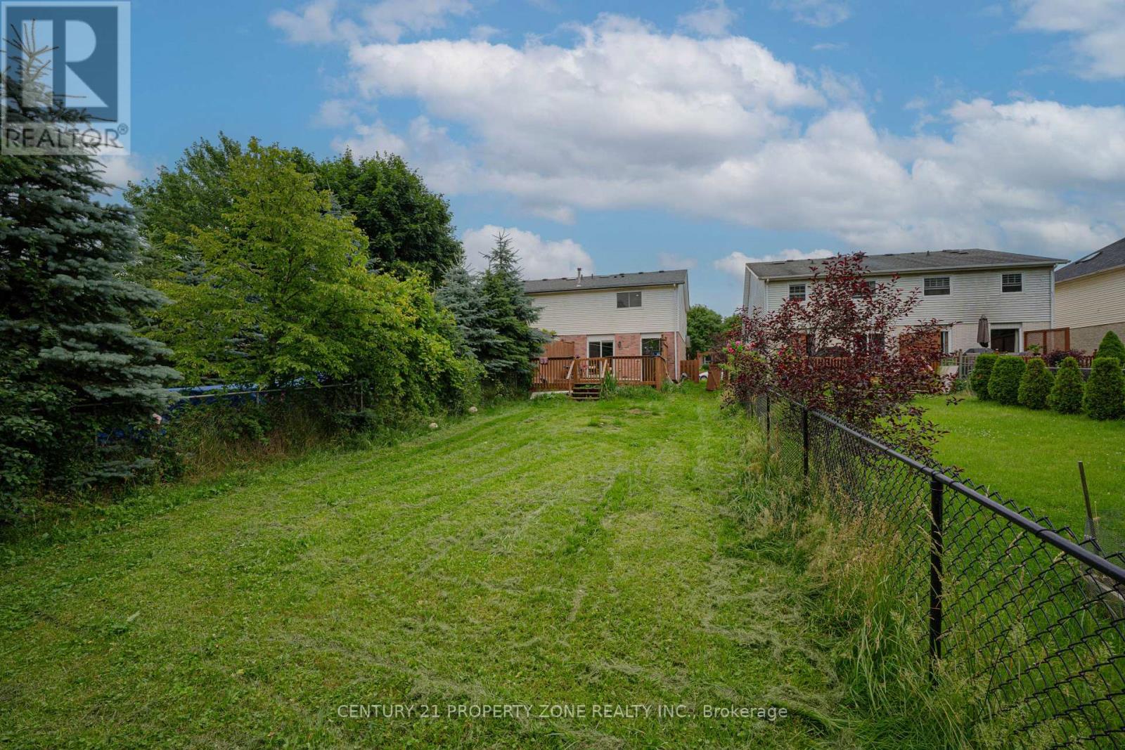 92 HIGHLAND CRESCENT - 27