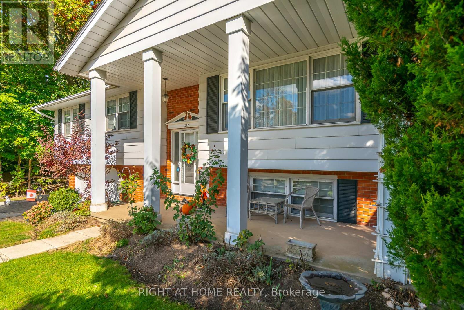 225 ANNE STREET - 1