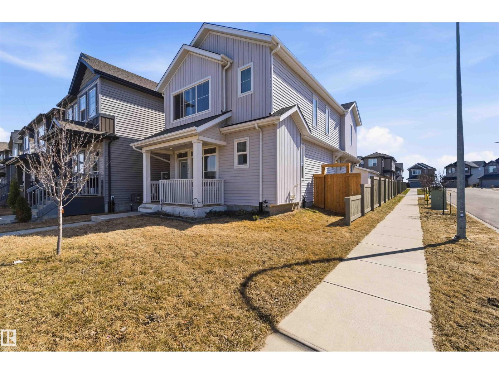 22371 93 AV NW, Edmonton
