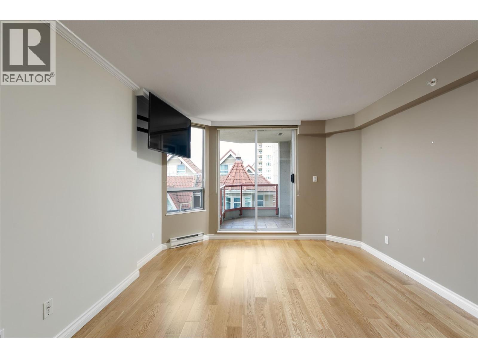 505 1160 Sunset Drive, Kelowna