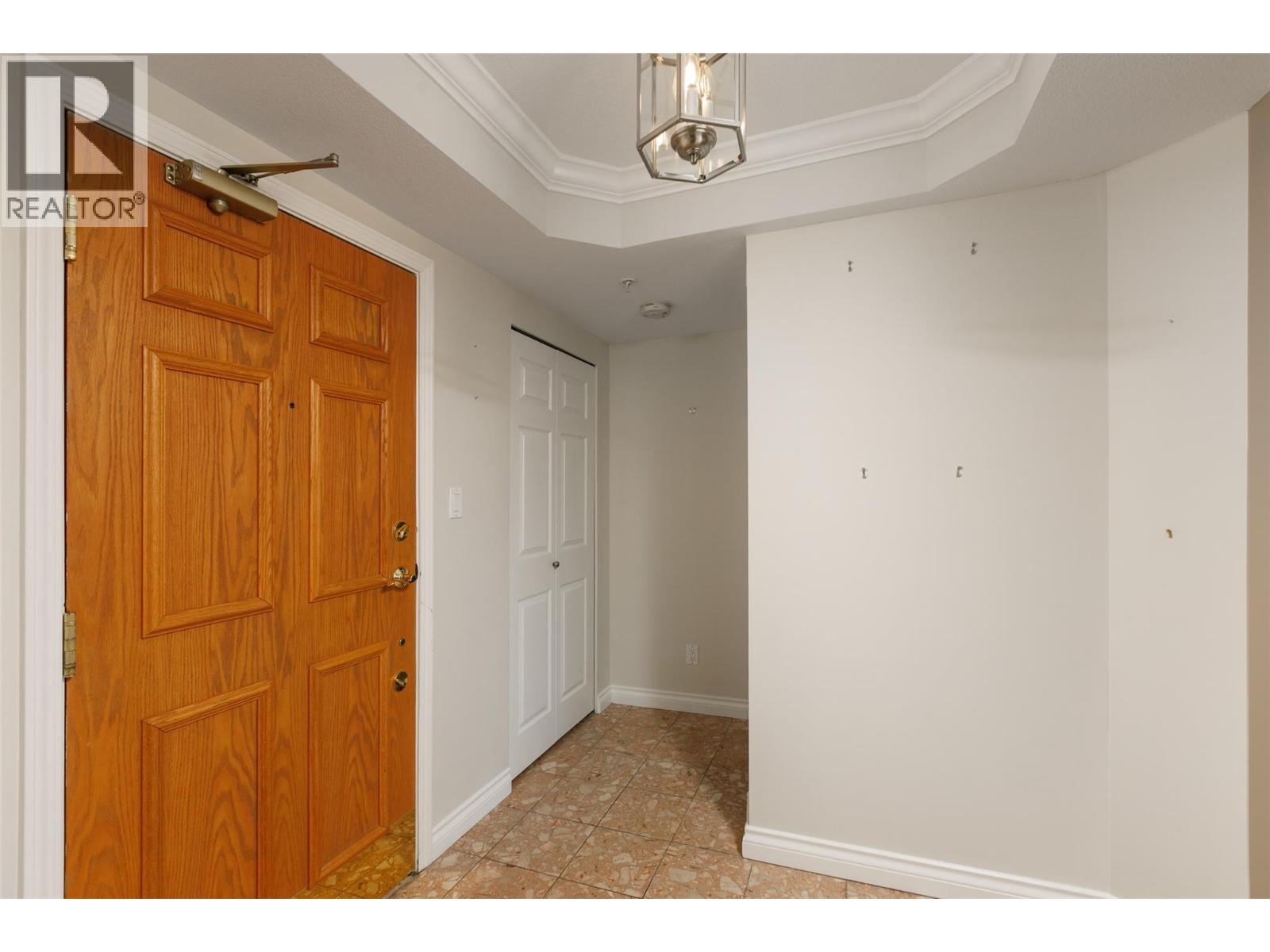 505 1160 Sunset Drive, Kelowna