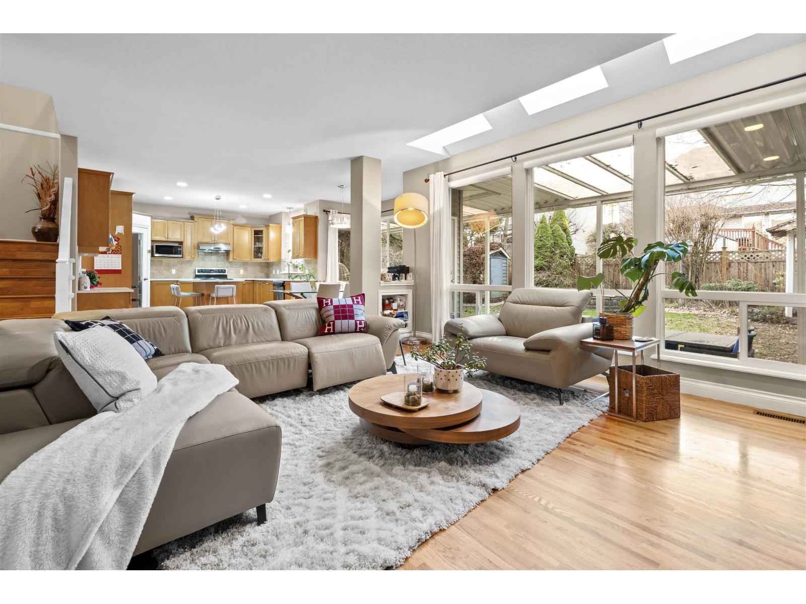 7 Bed, 4 Bath House for Sale in Surrey – 7321 146 STREET, Surrey - Image 6