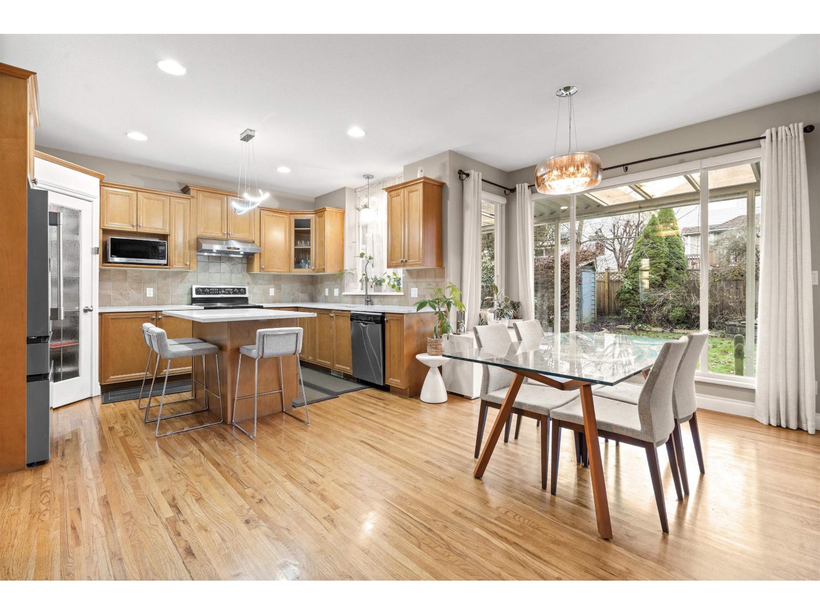 7 Bed, 4 Bath House for Sale in Surrey – 7321 146 STREET, Surrey - Image 13