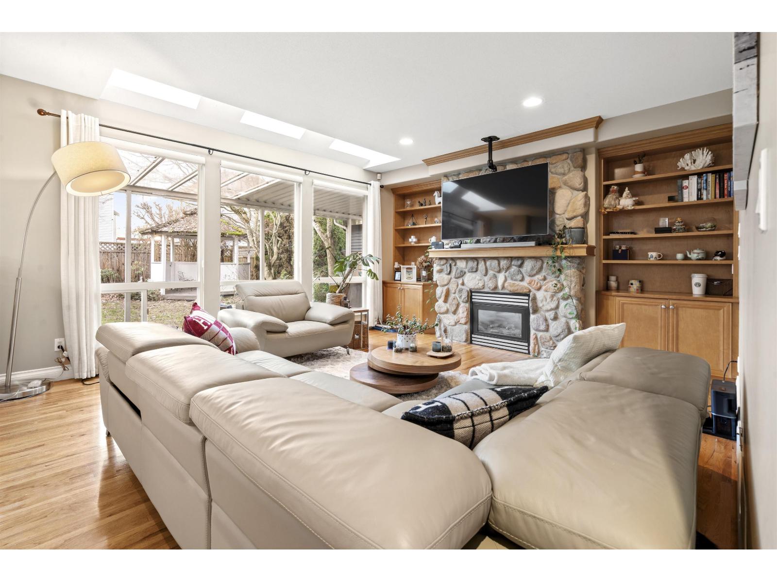 7 Bed, 4 Bath House for Sale in Surrey – 7321 146 STREET, Surrey - Image 15
