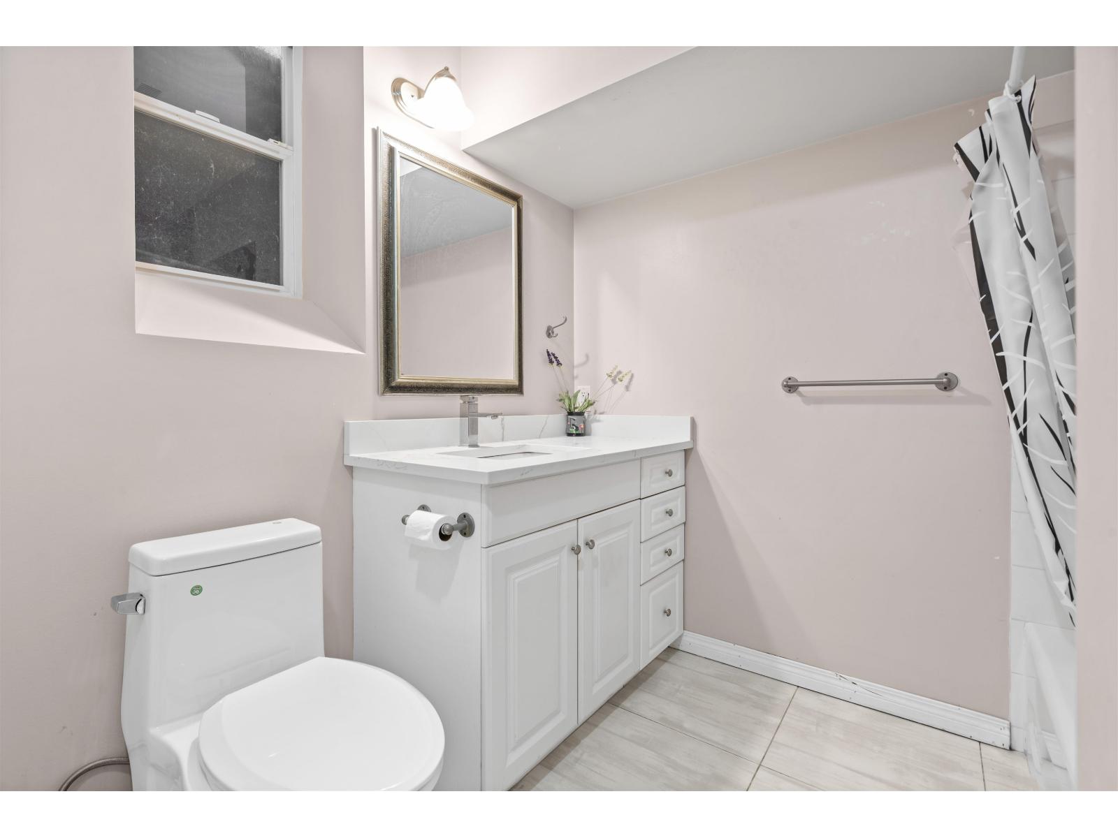 7 Bed, 4 Bath House for Sale in Surrey – 7321 146 STREET, Surrey - Image 30