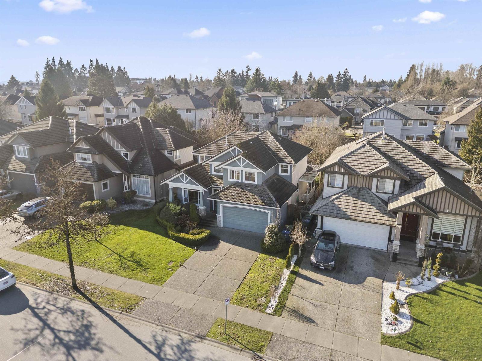 7 Bed, 4 Bath House for Sale in Surrey – 7321 146 STREET, Surrey - Image 8