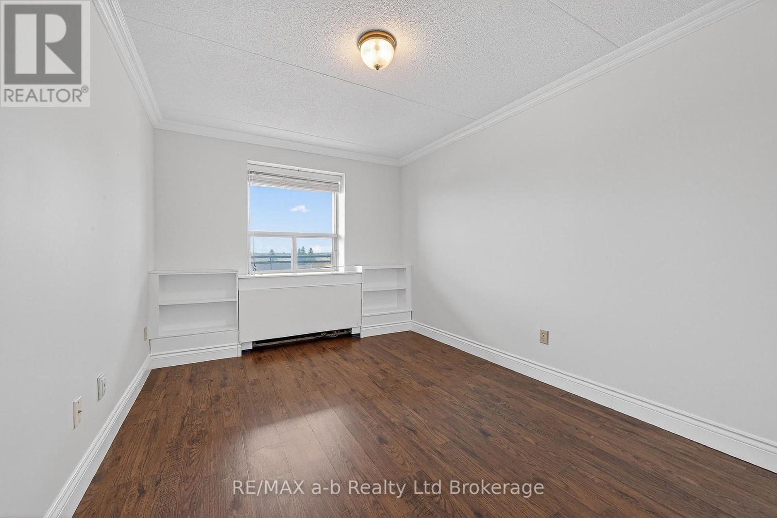 2-bedroom home for sale at 402 - 75 BRIDGE STREET E, Tillsonburg ON · photo 11 of 43