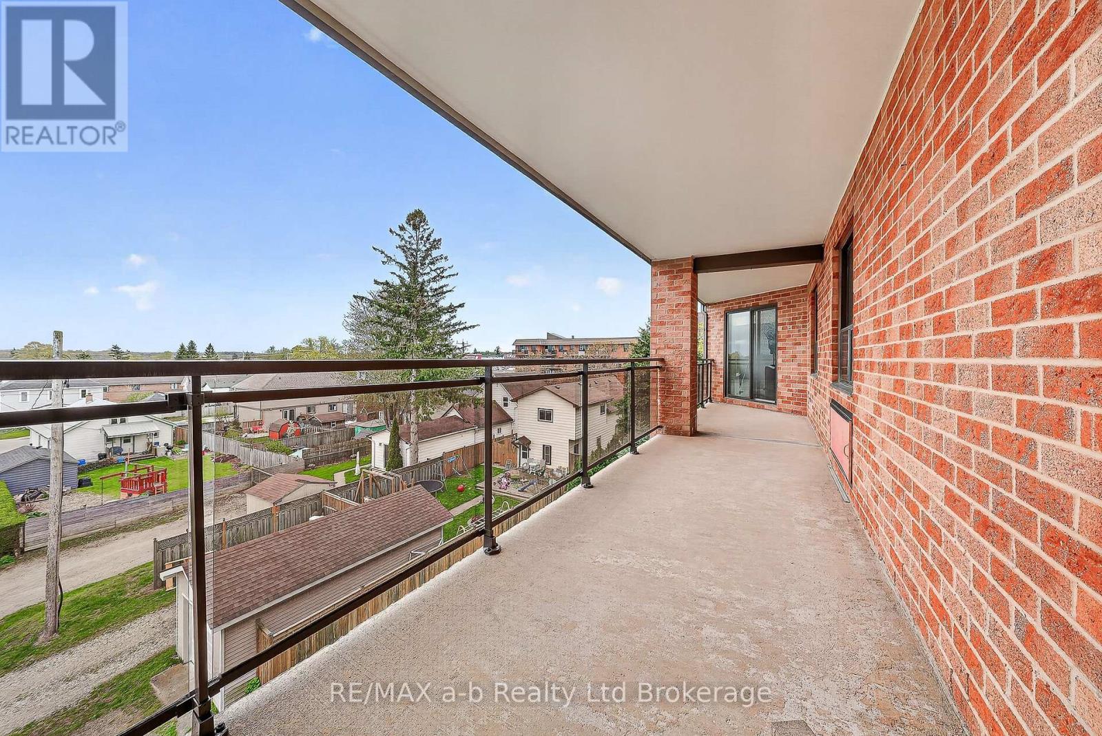 2-bedroom home for sale at 402 - 75 BRIDGE STREET E, Tillsonburg ON · photo 5 of 43