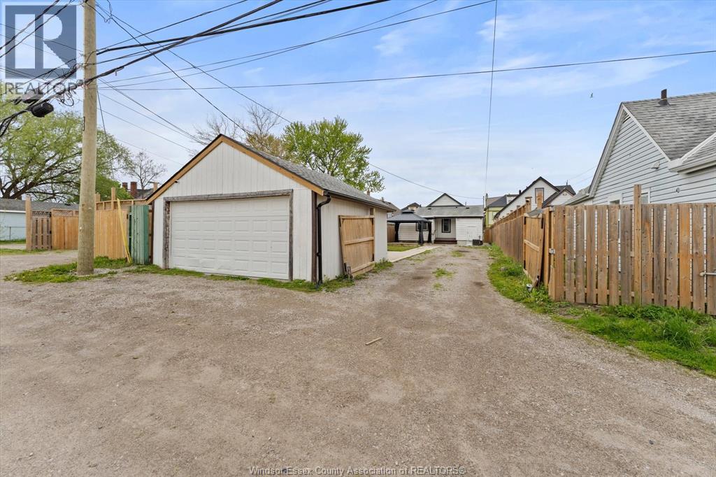 414 PARENT AVENUE - 27