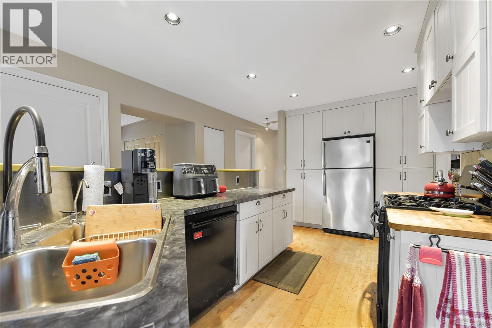 412 Wood Dale Dr - 10