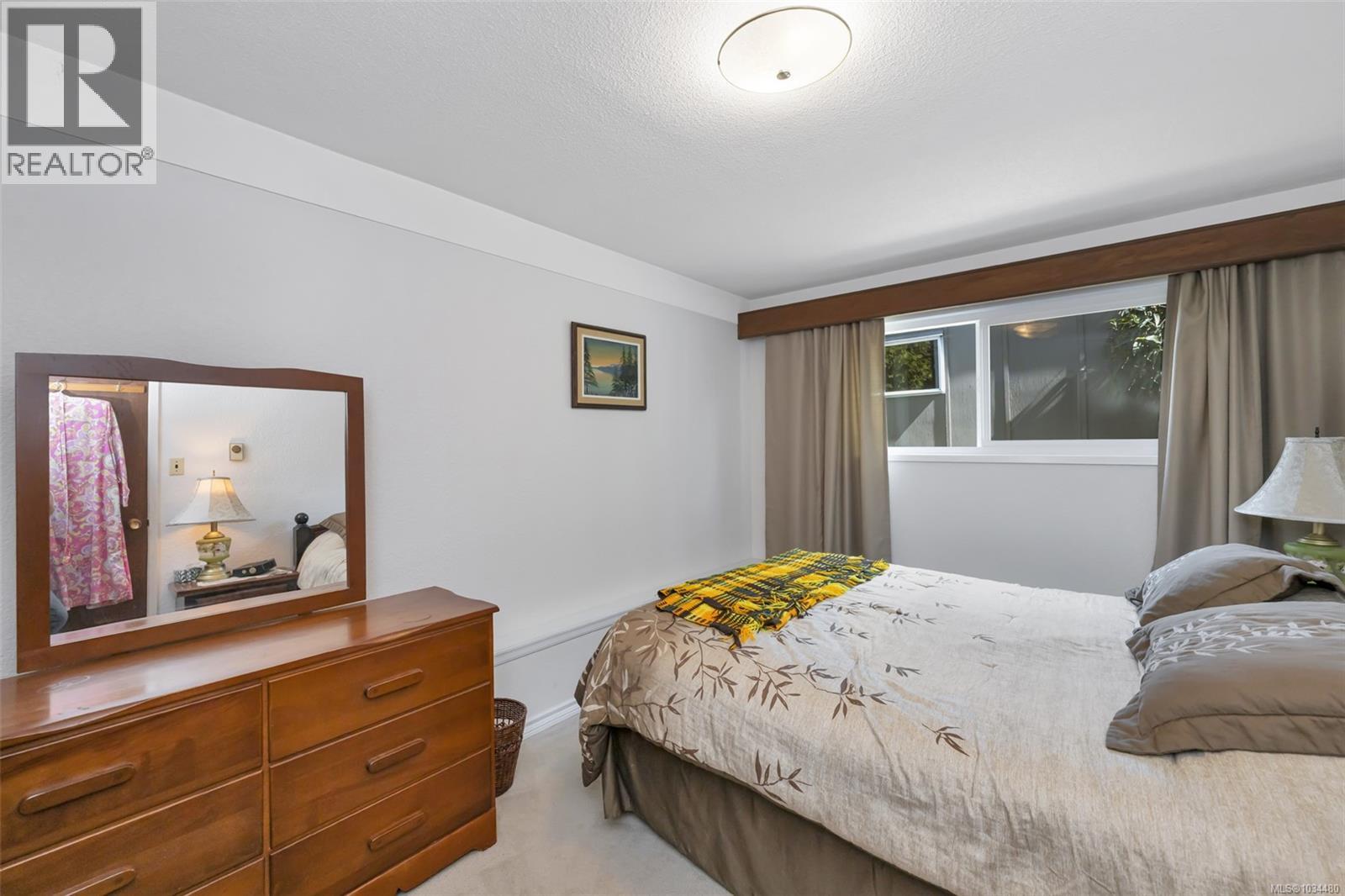  989 Abbey Road, Saanich