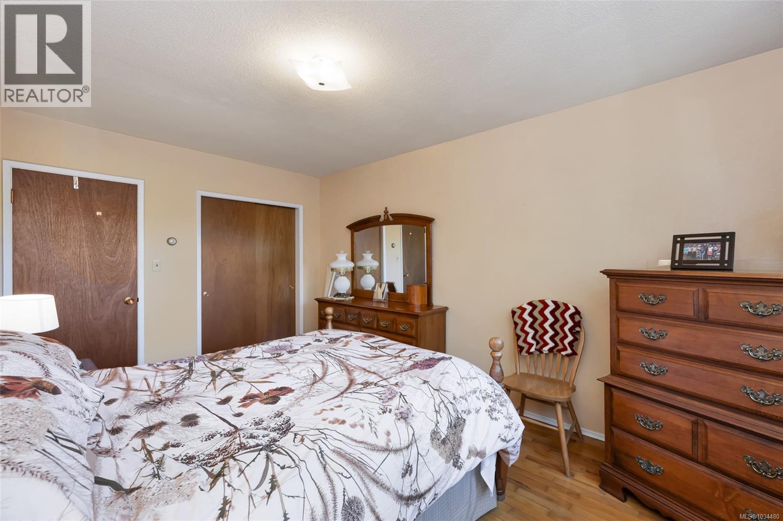  989 Abbey Road, Saanich