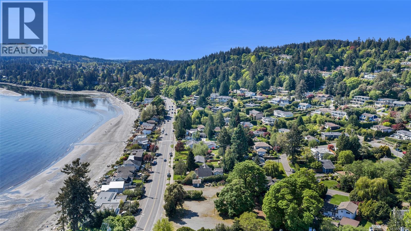  989 Abbey Road, Saanich