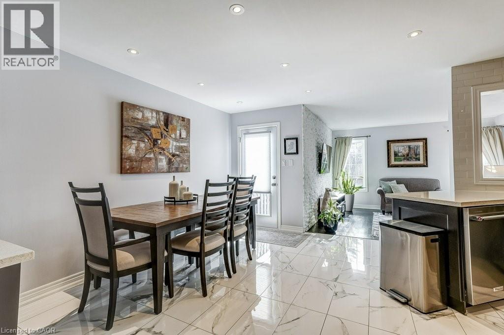 32 CRESTBANK Court, Vaughan, Ontario, L6A0B2 — Photo 10