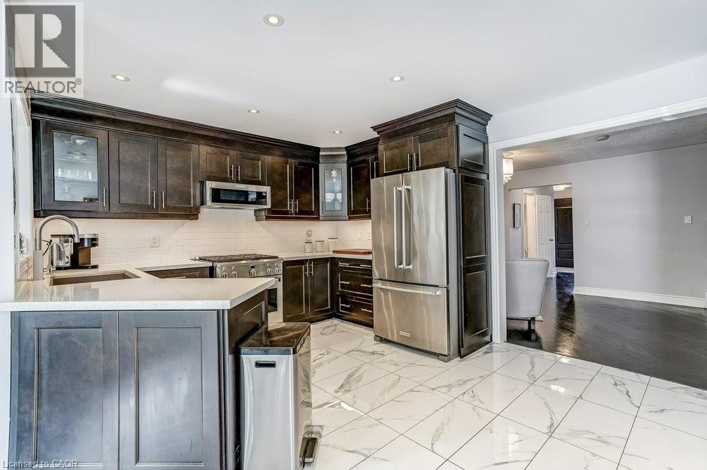 32 CRESTBANK Court, Vaughan, Ontario, L6A0B2 — Photo 5
