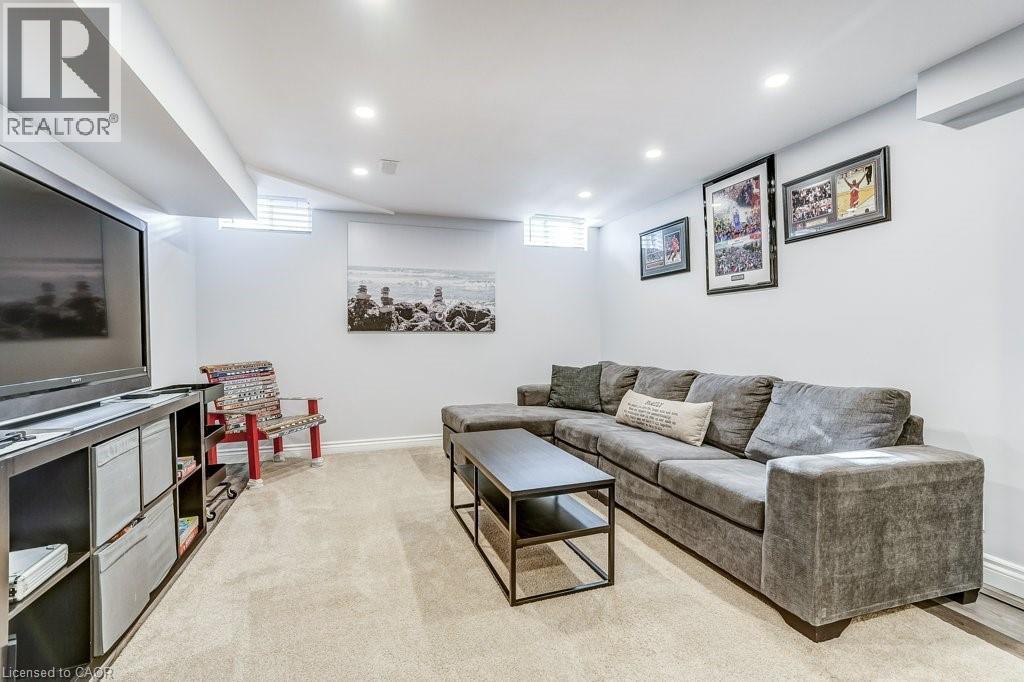 32 CRESTBANK Court, Vaughan, Ontario, L6A0B2 — Photo 3