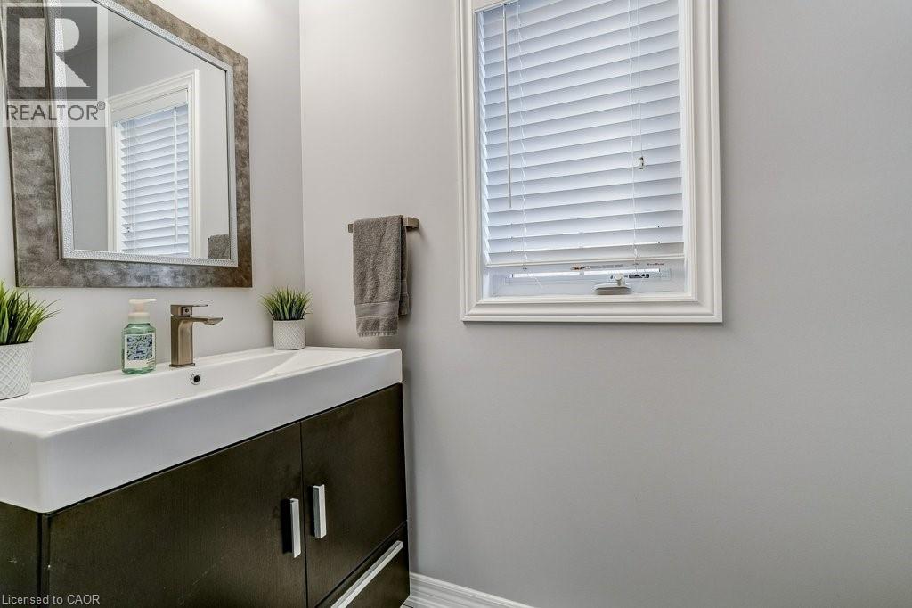 32 CRESTBANK Court, Vaughan, Ontario, L6A0B2 — Photo 15