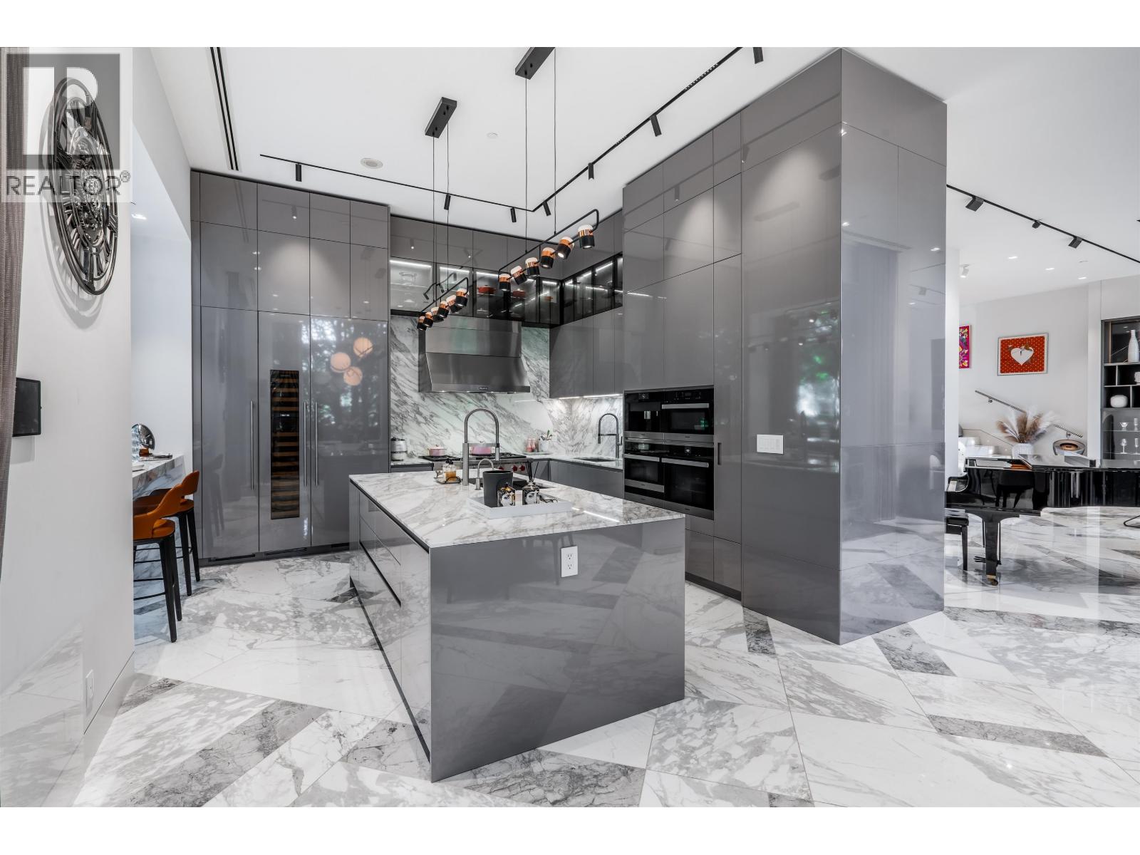 107 323 JERVIS STREET, Vancouver