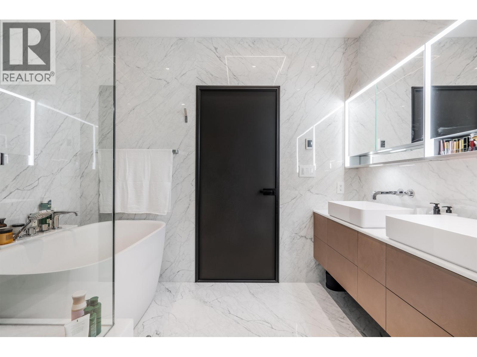 107 323 JERVIS STREET, Vancouver