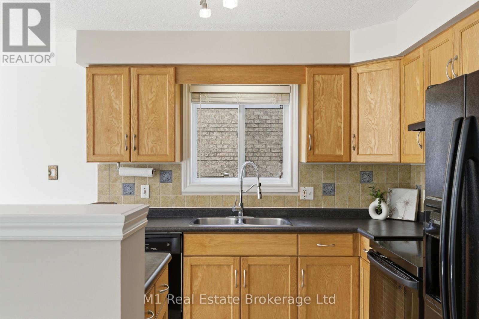 577 MCTAVISH STREET - 9