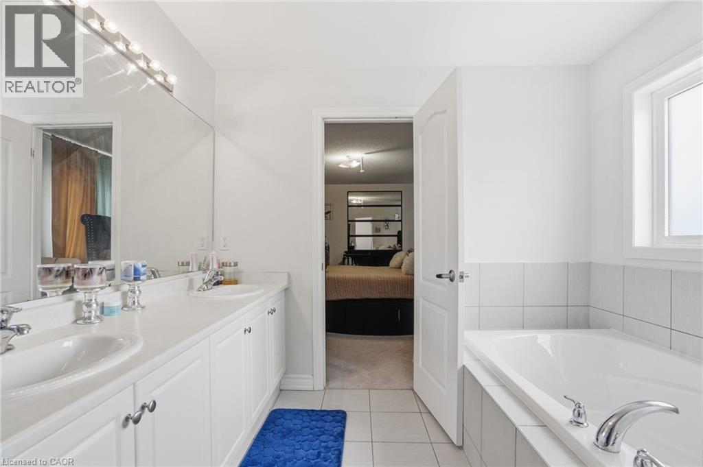 125 TUMBLEWOOD Place, Welland, Ontario, L3B0J3 — Photo 15