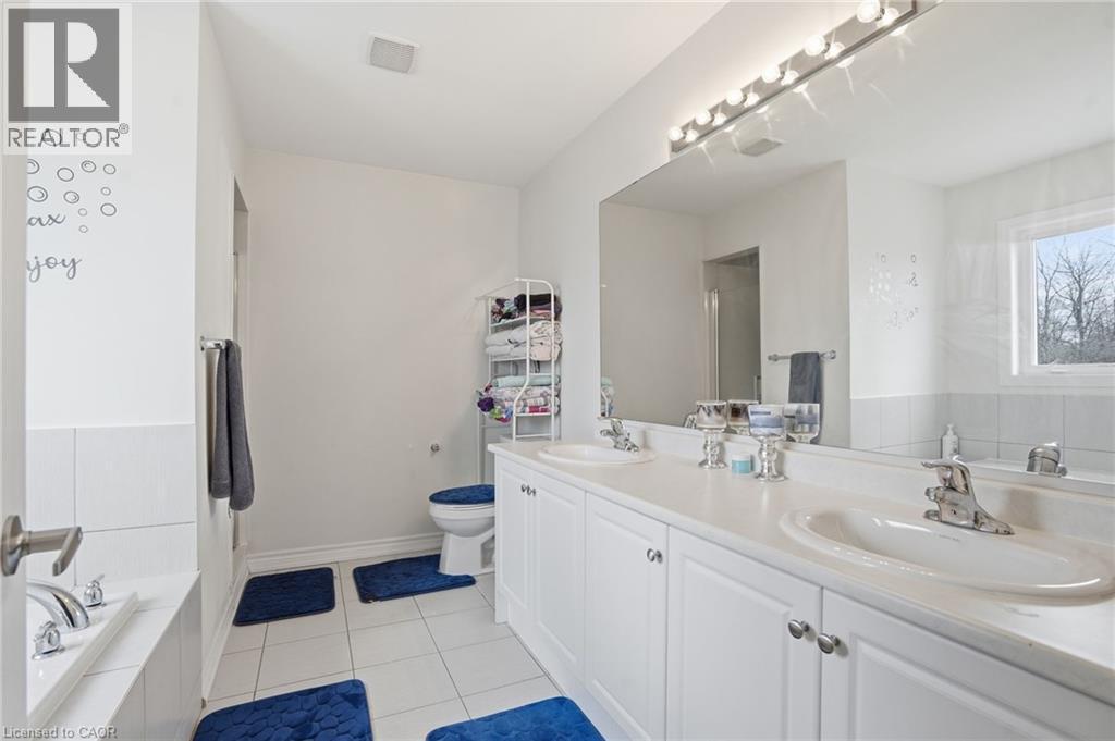 125 TUMBLEWOOD Place, Welland, Ontario, L3B0J3 — Photo 16