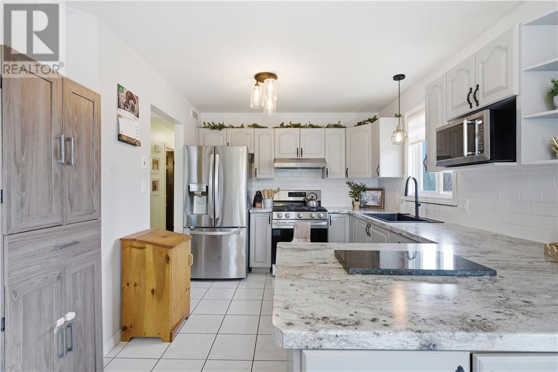 3960 Velma, Val Caron, Ontario, P3N1J4 — Photo 9