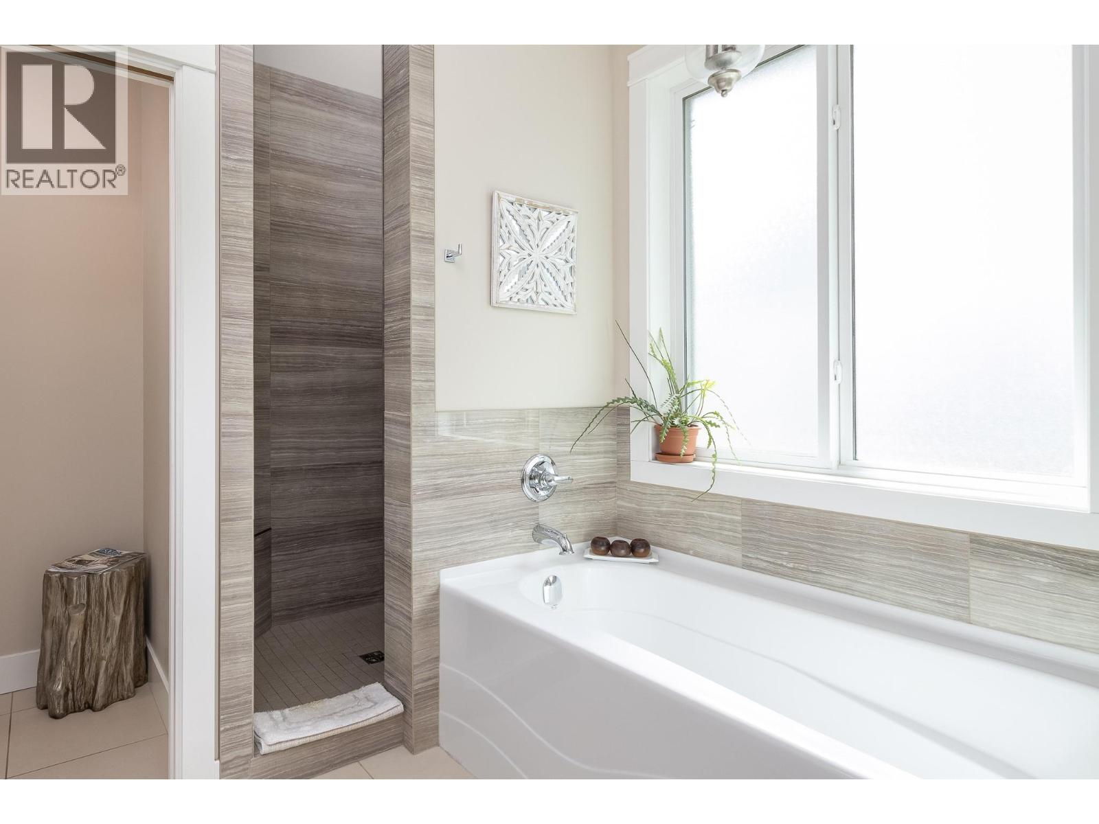  461 21 Street Southeast, Salmon Arm