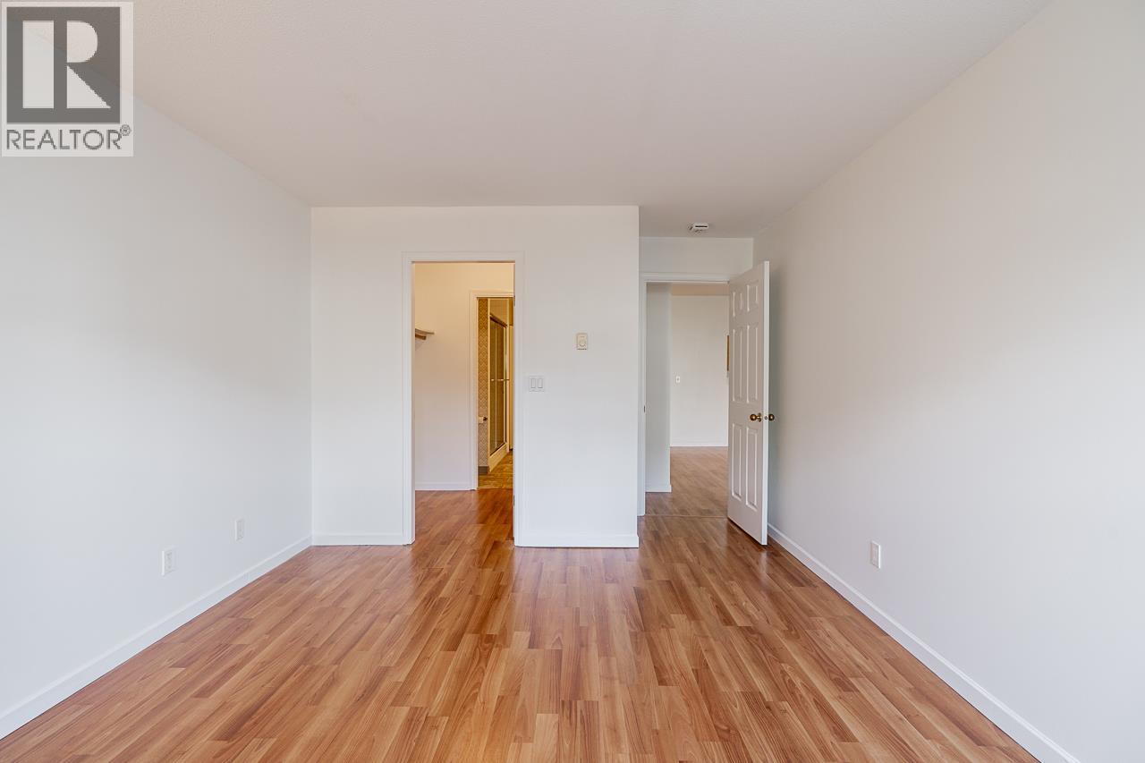 #208-4989 47 Avenue, Ladner