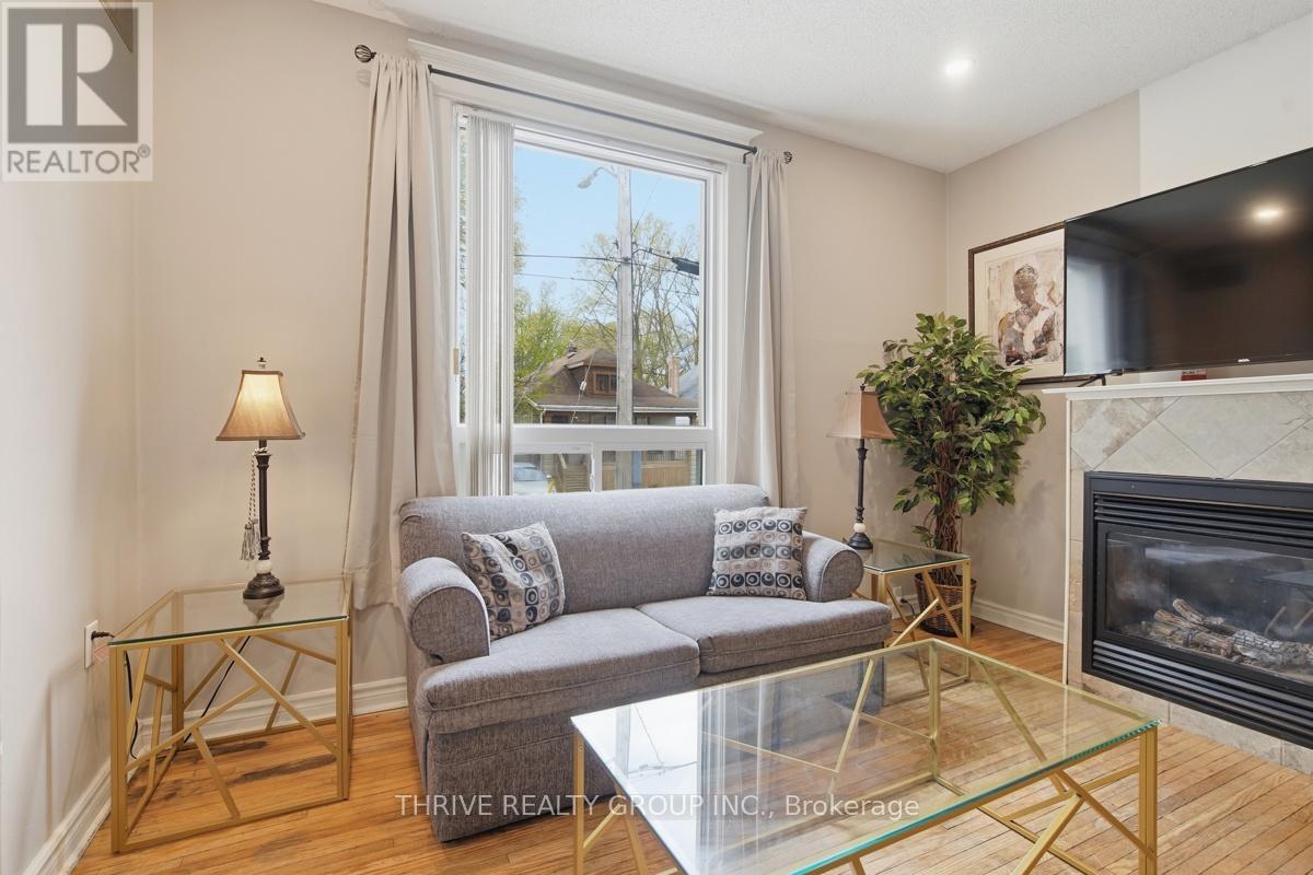 2 MOIR STREET - 13