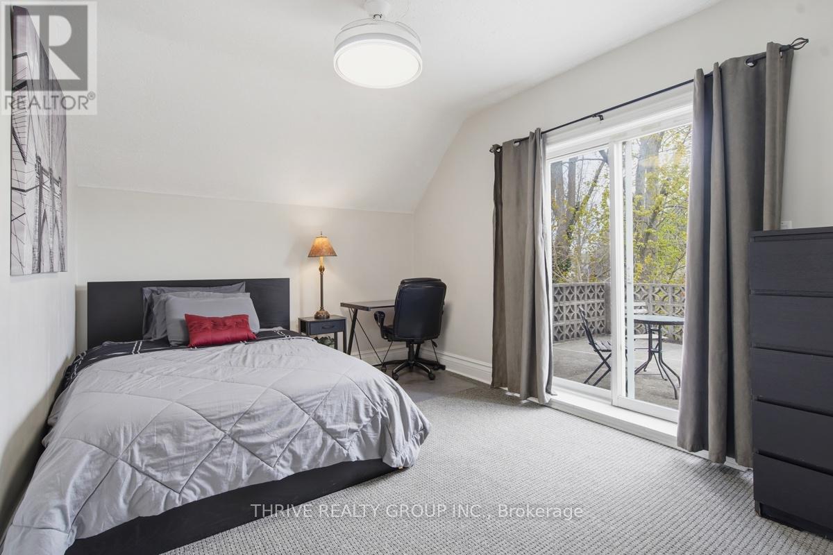 2 MOIR STREET - 19