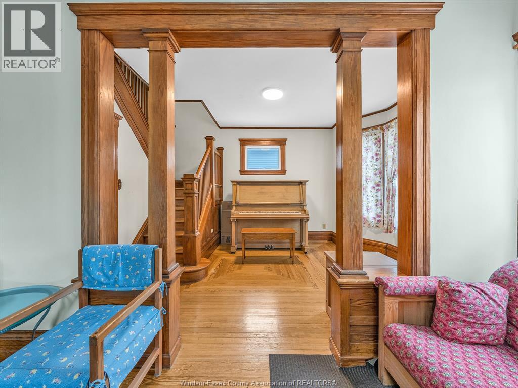 553 OAK AVENUE, Windsor, Ontario, N9A5E7 — Photo 7