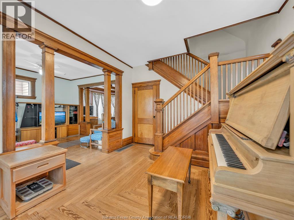 553 OAK AVENUE, Windsor, Ontario, N9A5E7 — Photo 10