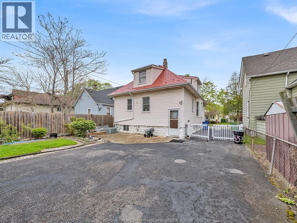 553 OAK AVENUE, Windsor, Ontario, N9A5E7 — Photo 31