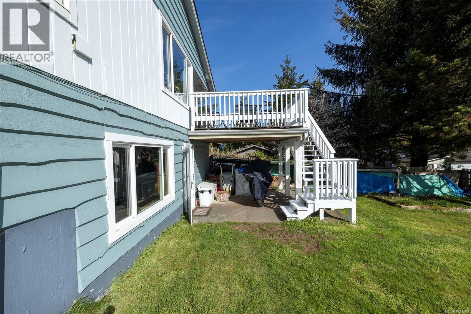 7705 Park Dr, Port Hardy