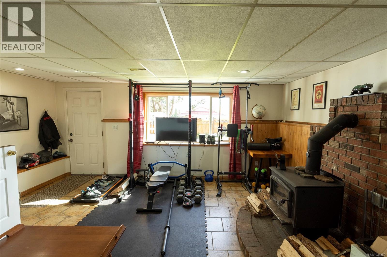 7705 Park Dr, Port Hardy