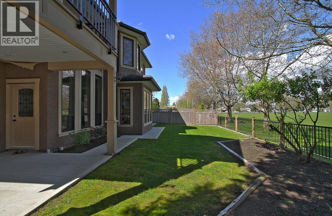 5 Bed, 6 Bath House for Sale in Richmond – 10300 SPRINGMONT DRIVE, Richmond - Image 3