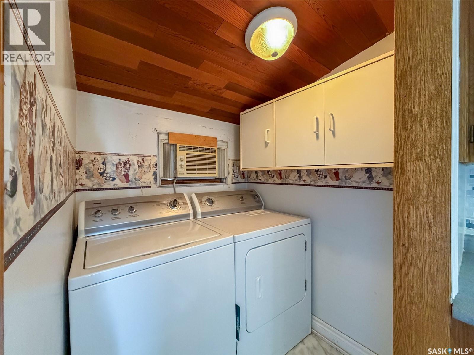 225 1st AVENUE W - 17