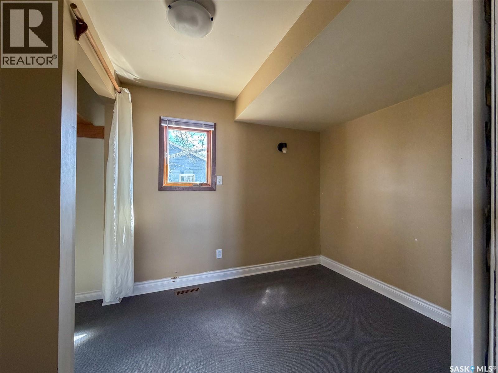 225 1st AVENUE W - 20