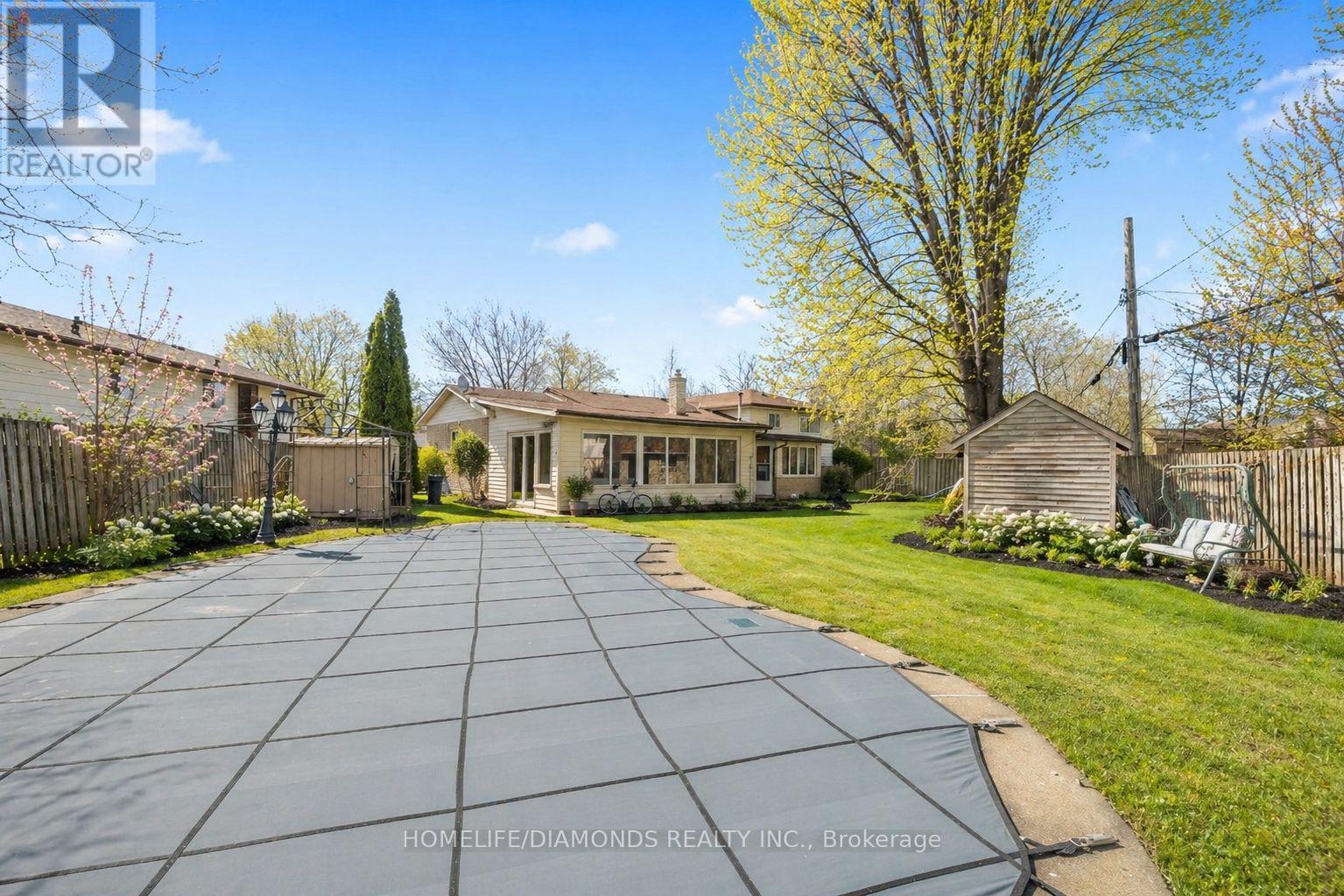 74 MACOOMB DRIVE - 27