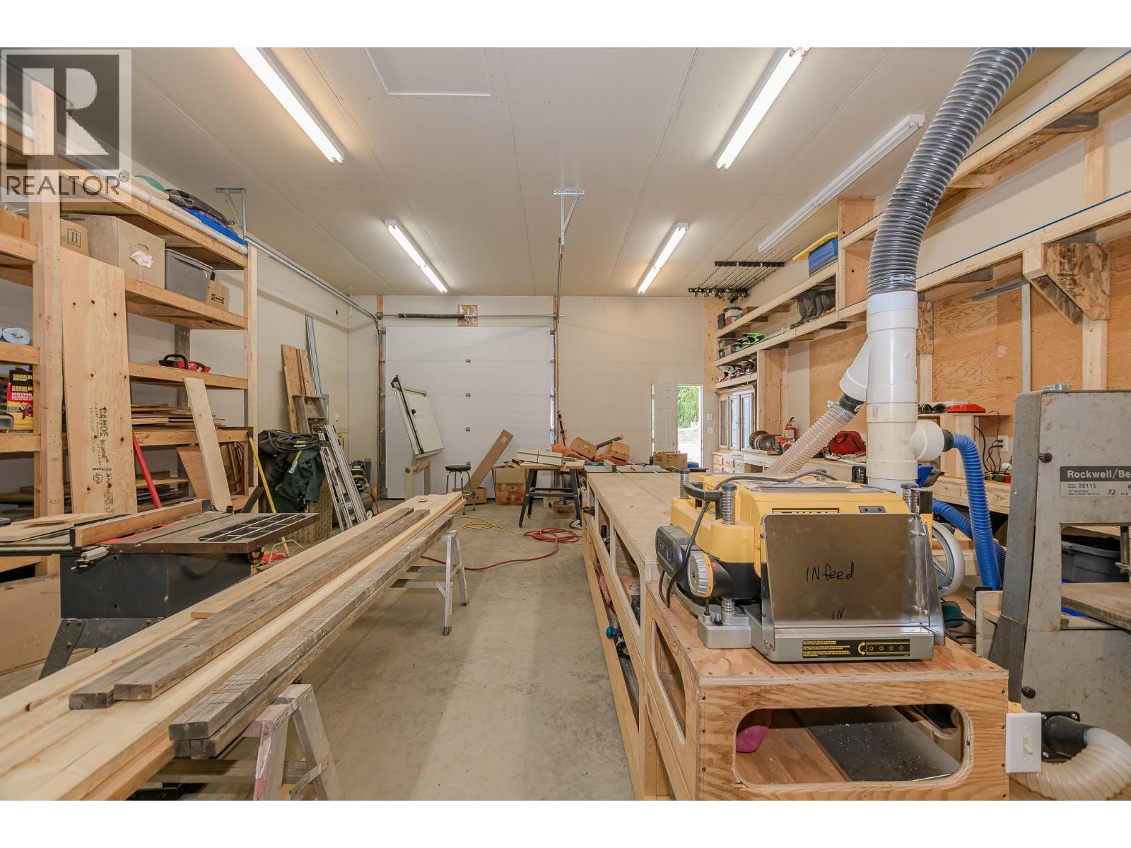  1 Avenue Northwest, Salmon Arm