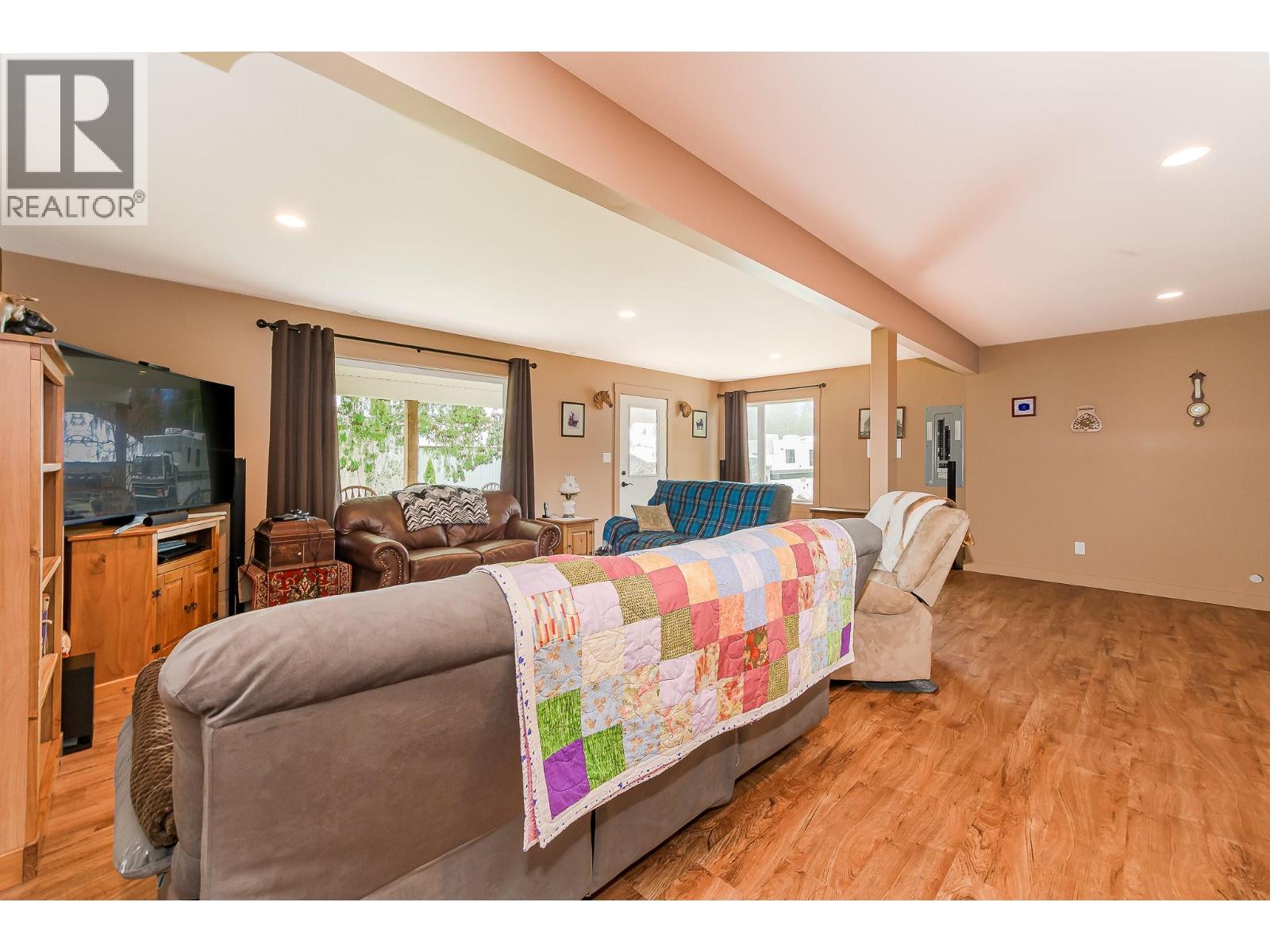 1 Avenue Northwest, Salmon Arm