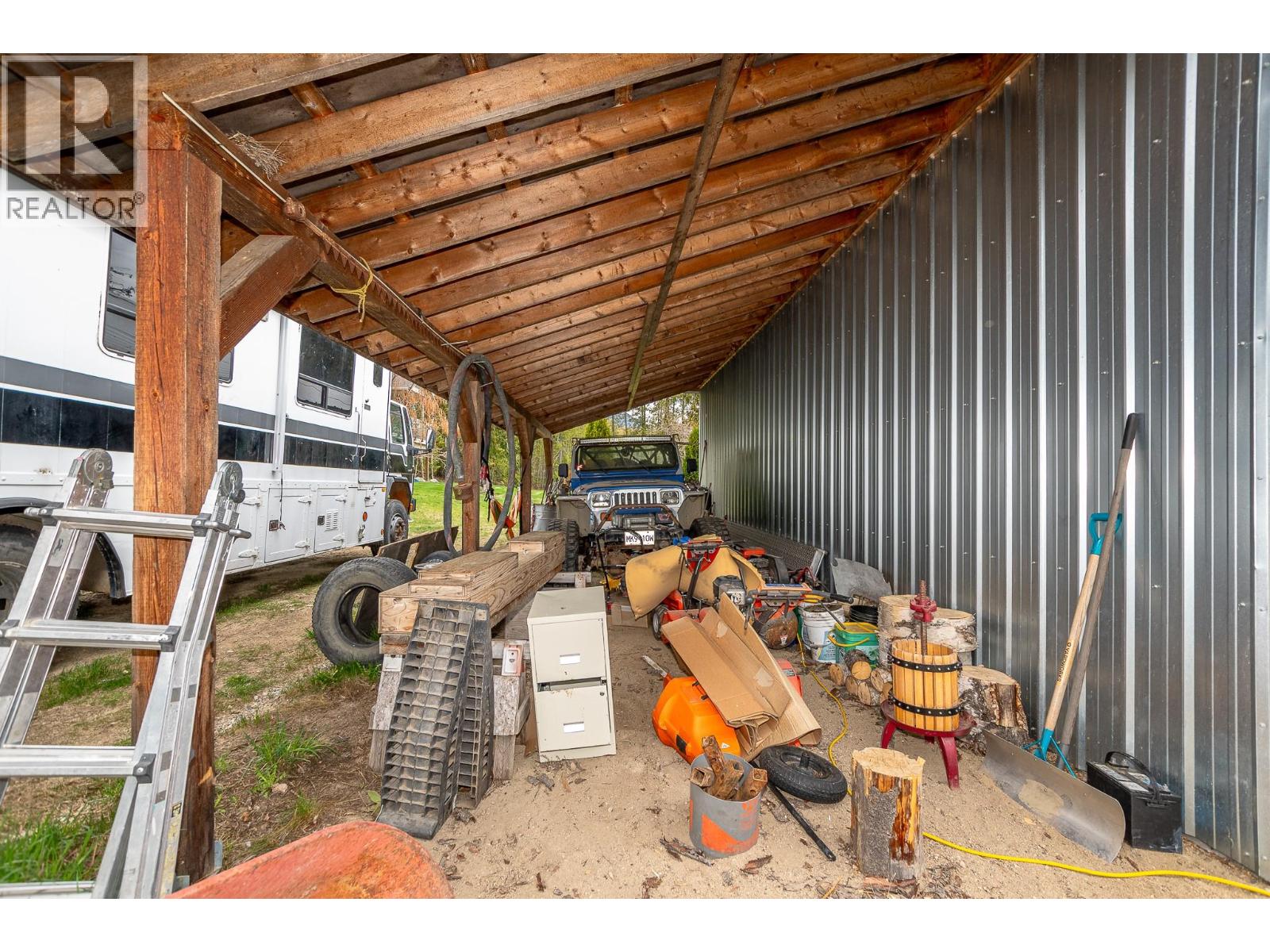  1 Avenue Northwest, Salmon Arm