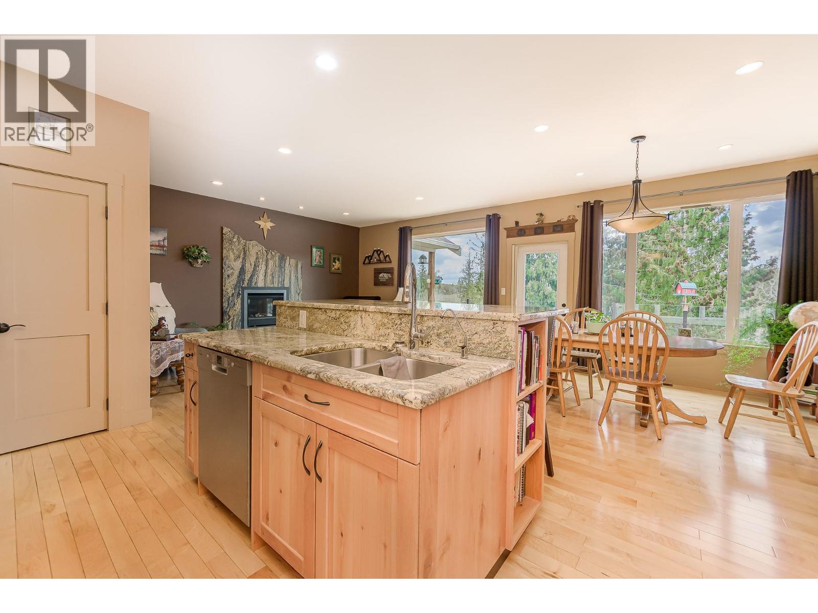  1 Avenue Northwest, Salmon Arm