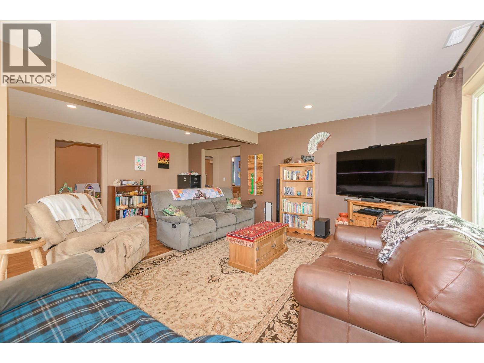  1 Avenue Northwest, Salmon Arm