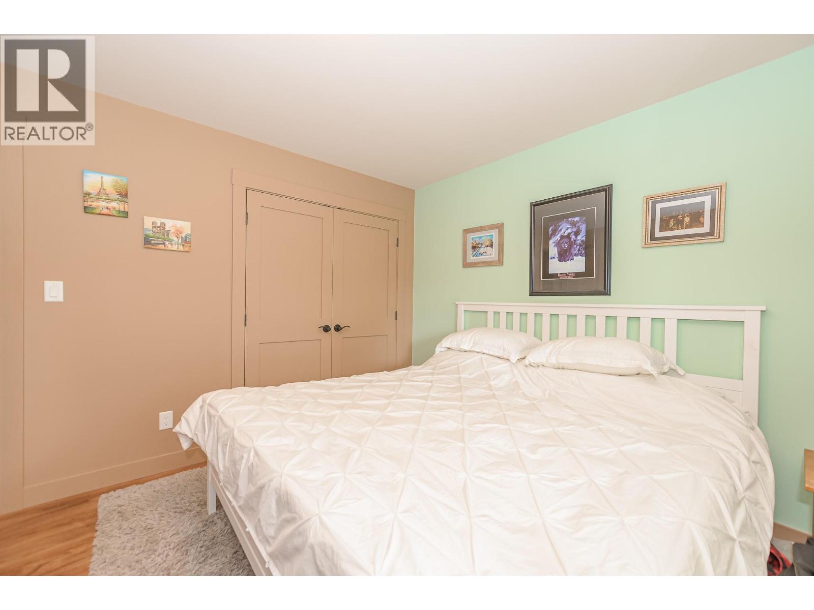  1 Avenue Northwest, Salmon Arm